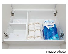 Brillia 小日向一丁目 　Sanitary　水周り　トイレ吊戸棚