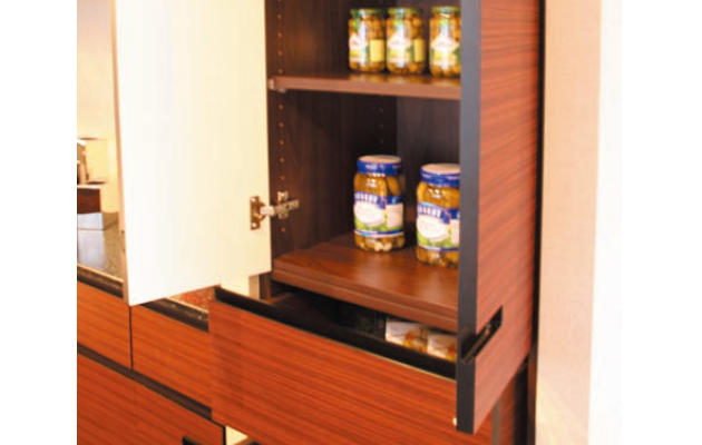 Brillia 成増 Urban Terrace　Storage　収納　引き出し付きパントリー