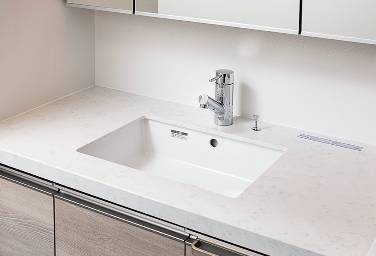 Brillia 上野 Garden　Powder Room　洗面・トイレ　センターボウル＆三面鏡裏収納