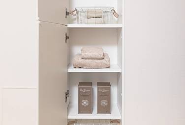 Brillia 上野 Garden　Powder Room　洗面・トイレ　リネン庫