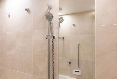 白金ザ・スカイ　BATH ROOM　縦型化粧鏡