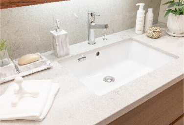 白金ザ・スカイ　POWDER ROOM　シーザーストーンカウンタートップ