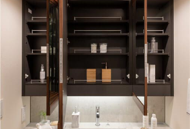 白金ザ・スカイ　POWDER ROOM　洗面鏡裏収納