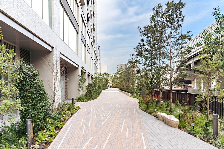 白金ザ・スカイ　豊かな緑を感じる歩行者空間