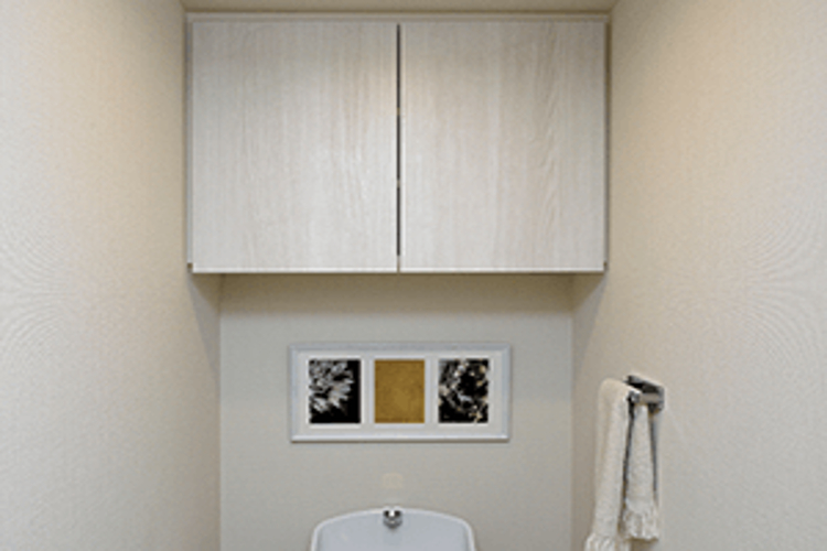 Brillia 大島　トイレ吊戸棚