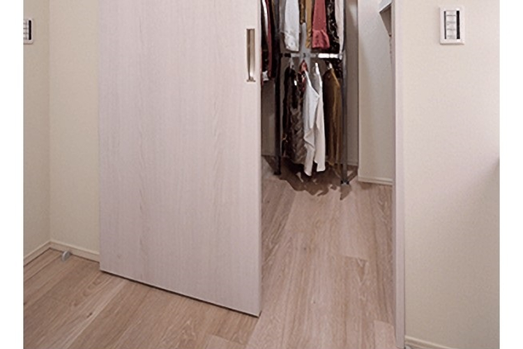 Brillia 大島　Storage&Wall Door　収納・ウォールドア　引き戸