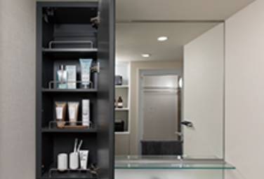 Brillia 八潮　Powder Room　洗面・トイレ　鏡裏収納