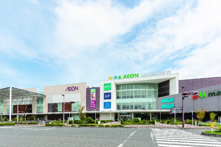 Brillia 八潮　大規模ショッピング施設