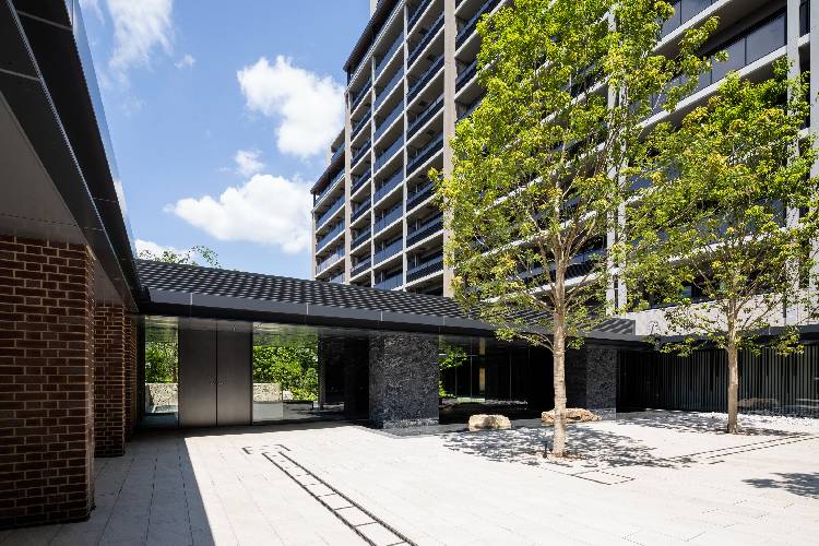 Brillia City 西早稲田　エントランススクエア