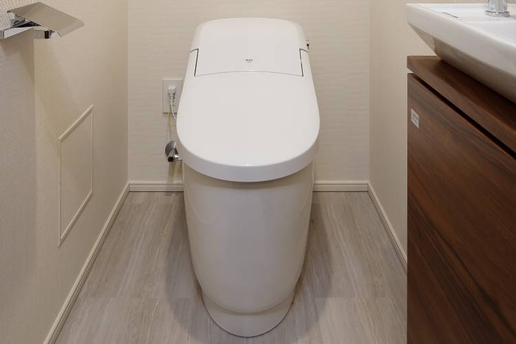 Brillia 旗の台　Powder Room　洗面・トイレ　ローシルエット型トイレ