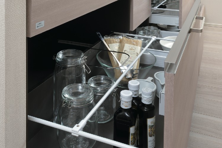 Brillia 横濱山手　Kitchen　キッチン　スライドキャビネット