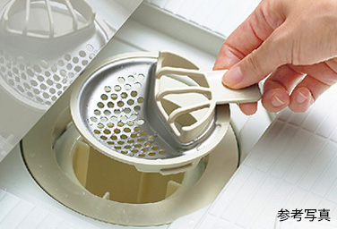 Brillia 目黒青葉台　Bath Room　浴室　　　※住戸により設備の有無、仕様が異なります。　ささっとキレイ排水口