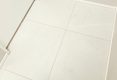 Brillia 目黒青葉台　Comfortable　快適性　タイル（廊下）