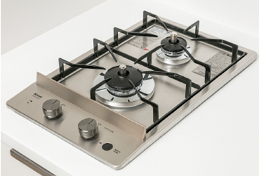 Brillia 目黒青葉台　Kitchen　キッチン　　　※住戸により設備の有無、仕様が異なります。　ガラストップコンロ（2口）