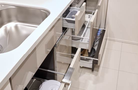 Brillia 四谷三丁目　Kitchen　キッチン　スライド式キッチン収納