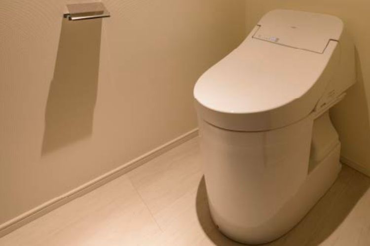 Brillia 練馬春日町　Powder Room & Rest Room　洗面室・トイレ　ローシルエット型トイレ