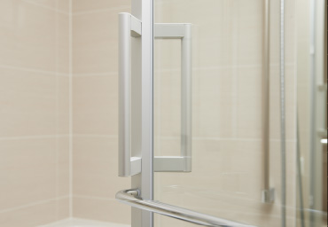 Brillia Tower 浜離宮　Bathroom　浴室　スリム框ドア