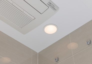 Brillia Tower 浜離宮　Bathroom　浴室　防湿型ダウンライト