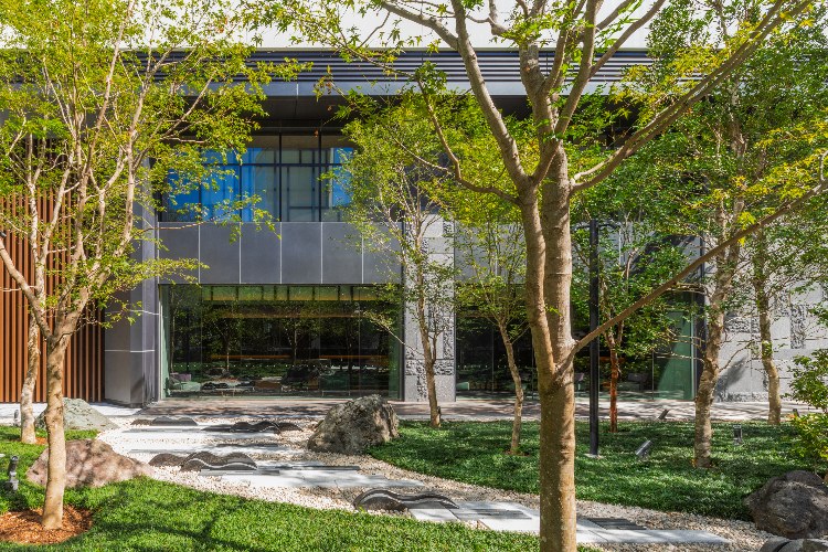 Brillia Tower 浜離宮　北西側ガーデン