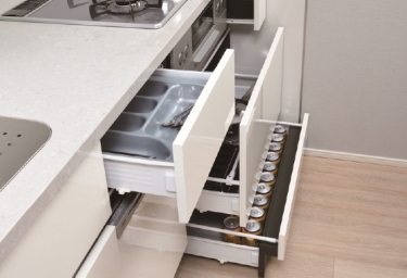 Brillia Tower 有明 MID CROSS　Kitchen　スライド式キッチン収納