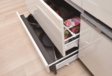 Brillia Tower 有明 MID CROSS　Kitchen　ソフトクロージング機能