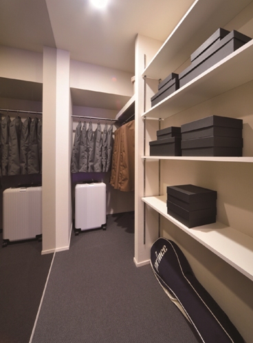 Brillia Tower 有明 MID CROSS　Storage & Room Facilities　ウォークインクロゼット