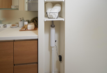 Brillia 大島 Parkside　Powder Room　洗面・トイレ　コンセント付きオープン収納