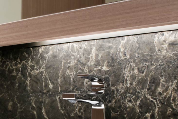 Brillia 目黒大橋　Powder Room　洗面室　ミラー収納下部間接照明