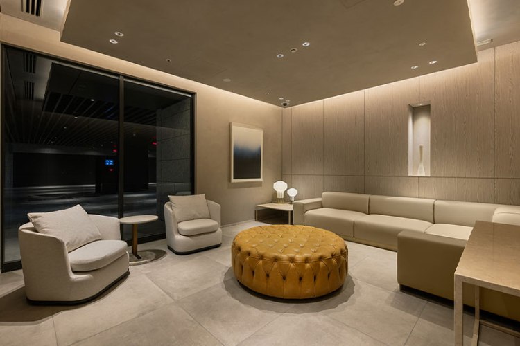 Brillia Tower 堂島　CAR LIFE　ウェイティングラウンジ【B1F】