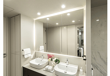 Brillia Tower 堂島　Dressing Room & Toilet　洗面室＆トイレ　洗面化粧台