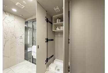 Brillia Tower 堂島　Dressing Room & Toilet　洗面室＆トイレ　洗濯機置き場