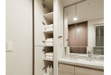 Brillia Tower 堂島　Dressing Room & Toilet　洗面室&トイレ　リネン庫