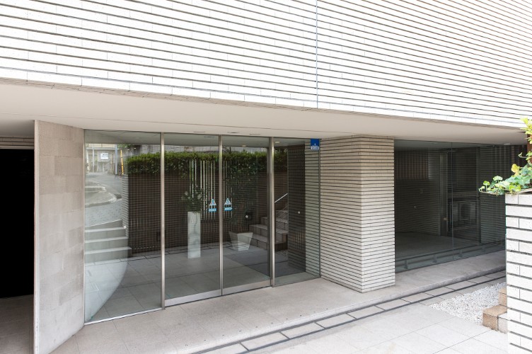 Brillia 新宿中落合　気品溢れるエントランス