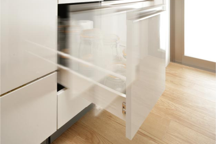 Brillia 志木 Garden　Kitchen　キッチン　ソフトクローズ機能付収納