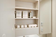 Brillia 品川中延 　Bath Room　浴室・洗面・トイレ　三面鏡裏収納
