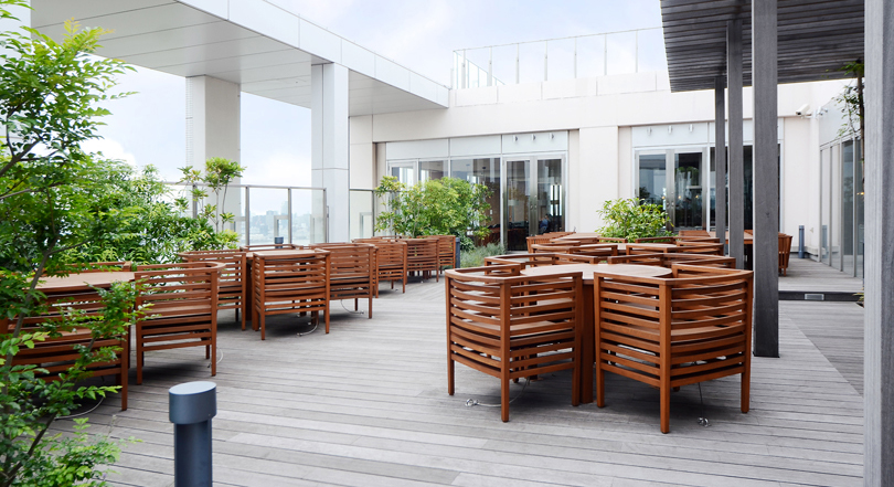 Brillia Mare 有明 TOWER&GARDEN　四季折々の植栽が溢れるテラス。