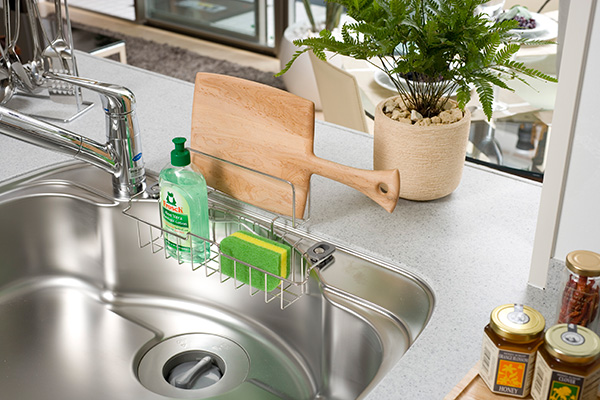 Brillia 大島小松川公園　まな板ラック・スポンジ入れ