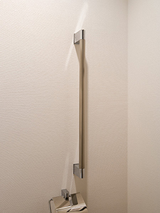 Brillia 大島小松川公園　Universal　ユニバーサルデザイン　トイレ手すり