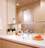 Brillia 多摩センター 　三面鏡＆スクエア型洗面ボウル