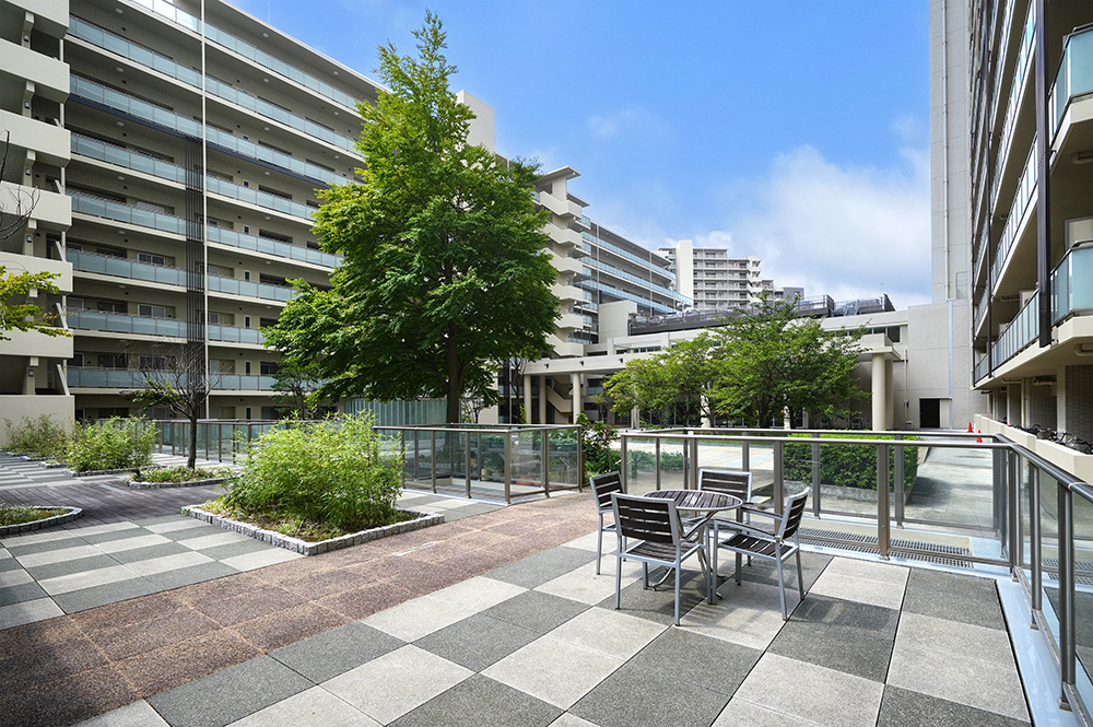 Brillia 多摩センター 　プライベートガーデン