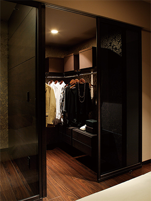 Brillia Tower 所沢ロジュマン　ウォークインクローゼット