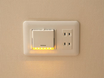 Brillia Tower 所沢ロジュマン　足元灯