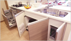 Brillia 南林間ハイライズ　Kitchen　キッチン　静かに閉まるブルモーション