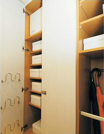 Brillia 巣鴨　トールタイプの下足入れ