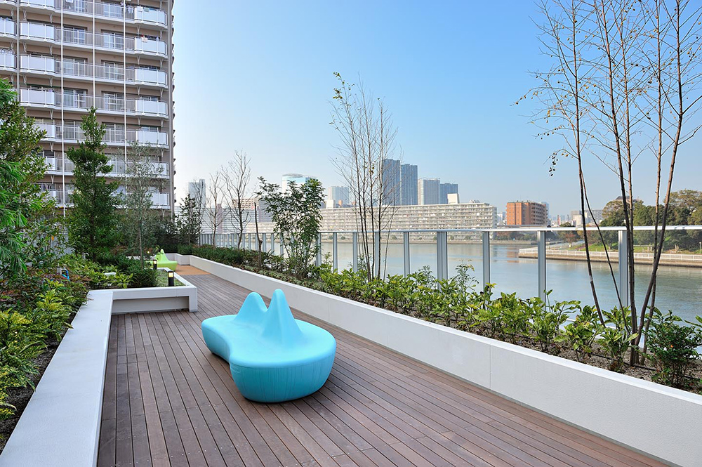 Brillia 辰巳 CANAL TERRACE　暮らしに水辺を取り込む