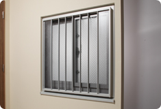 Brillia 辰巳 CANAL TERRACE　Comfortable　快適性　通風に配慮した面格子（ブリーシア）