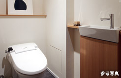 Brillia 砧公園 　Powder Room　浴室・洗面　節水型タンクレストイレ