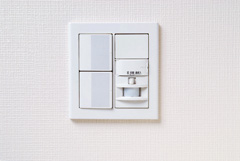 Brillia 武蔵小杉 　人感センサー付き玄関照明