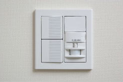 Brillia 成増 ステーションフロント　Amenity　アメニティ　人感センサー付き玄関照明