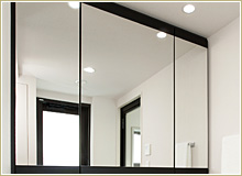 Brillia 品川大井町　Powder Room&Rest Room　洗面＆トイレ　デザインミラー